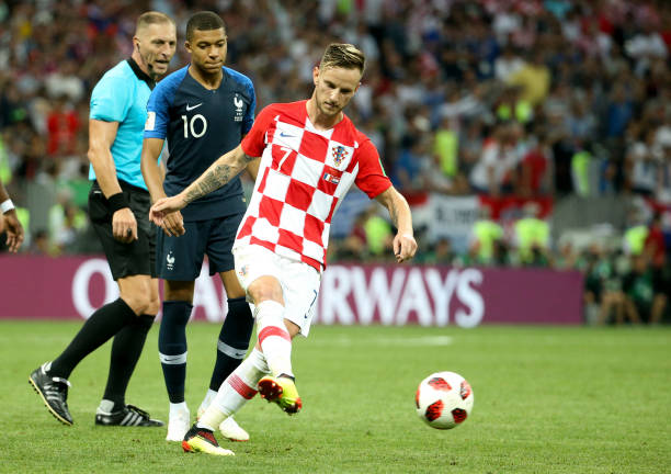 他曾因幾場 他曾因幾場