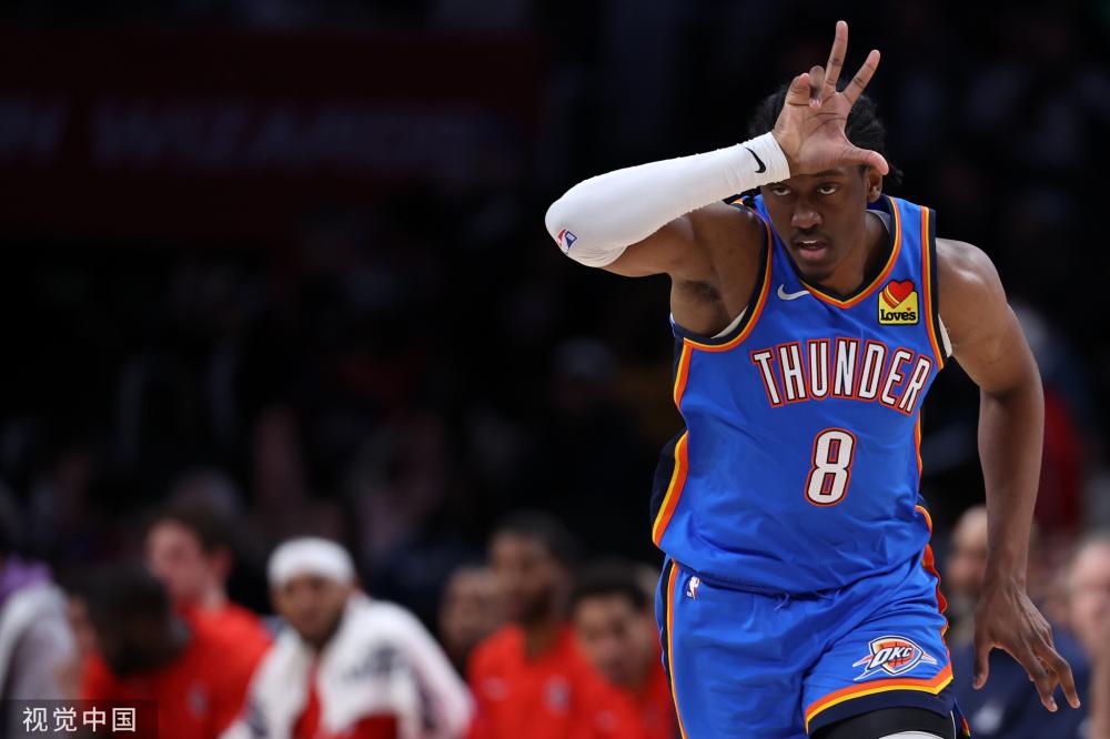 中展现出极 中展现出极